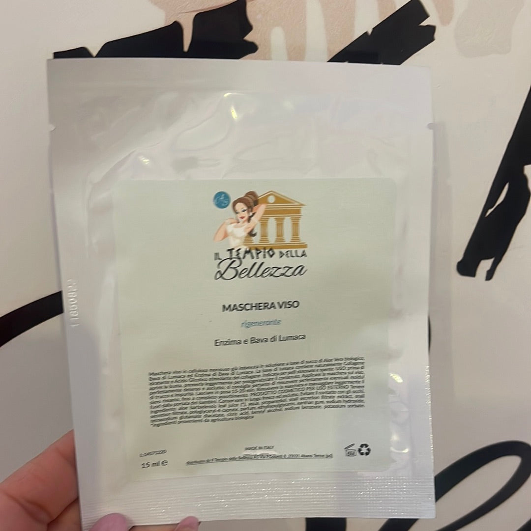 Face mask in regenerating Snail Slime fabric